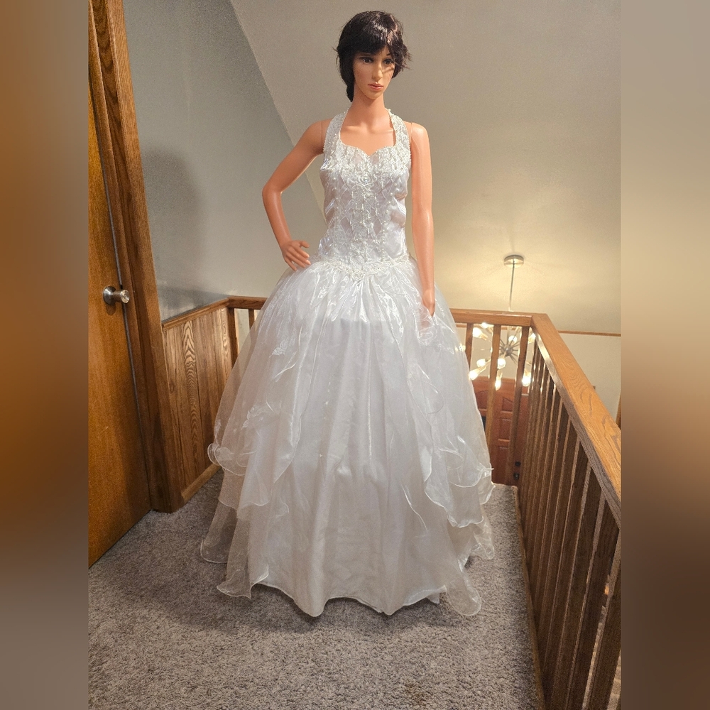 Elegant 80's White Halter Quincenera Dress Size 16